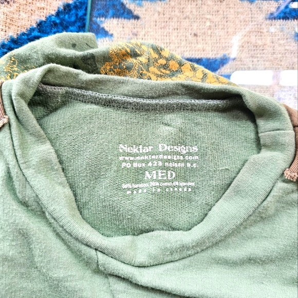 Nektar Designs Green Pullover - Picture 2 of 5